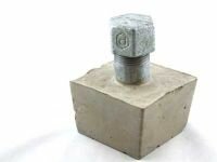 Geocaching Pflasterstein mit Metallschraube